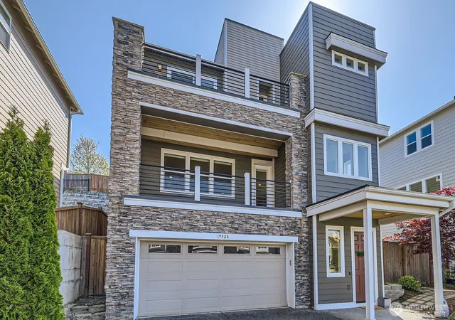 Photo 1 of Single family home for sale at 19524 81st Place Ne, Kenmore, WA 98028 | MLS# NWM2566843 | Listing updated on 2026-09-23
