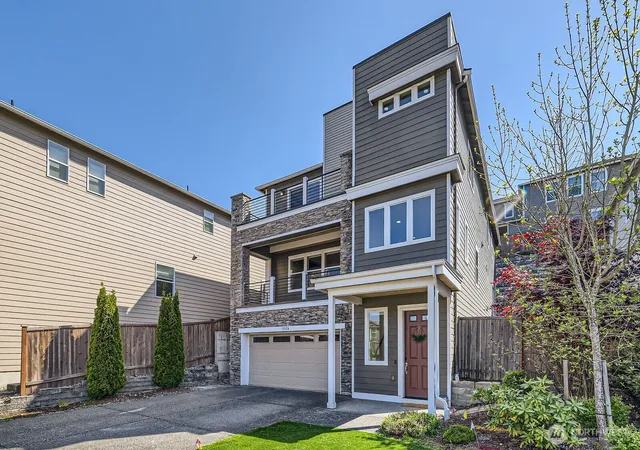 Photo 2 of Single family home for sale at 19524 81st Place Ne, Kenmore, WA 98028 | MLS# NWM2566843 | Listing updated on 2026-09-23