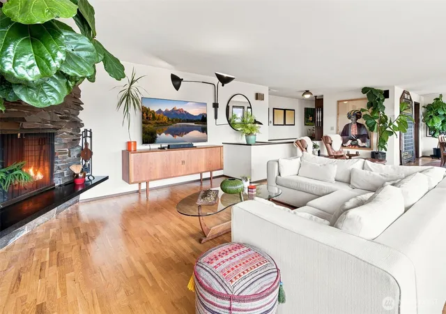 Photo 2 of Sale Pending at 7615 S 115th Street, Seattle, WA 98178 | MLS# NWM2566857 | Listing updated on 2026-09-25