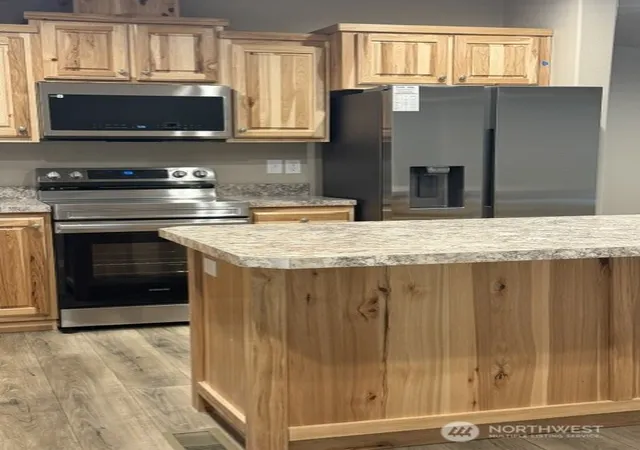 Photo 3 of Manufactured home for sale at 41229 May Crk Dr, Gold Bar, WA 98251 | MLS# NWM2566880 | Listing updated on 2026-09-22