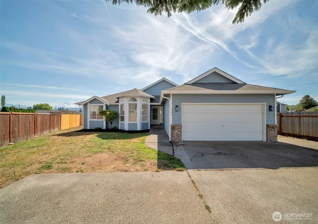 Photo 1 of Single family home for sale at 304 Eldredge Ct Nw, Orting, WA 98360 | MLS# NWM2566923 | Listing updated on 2026-09-23