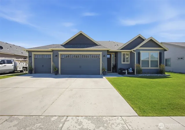 Photo 2 of Sale Pending at 4713 W Wren, Moses Lake, WA 98837 | MLS# NWM2566949 | Listing updated on 2026-09-21