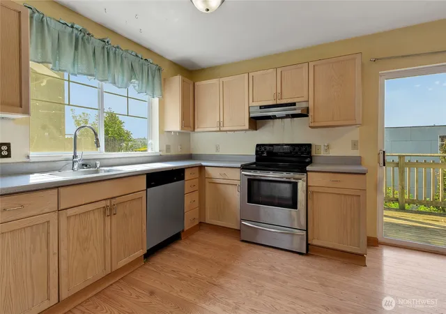 Photo 3 of Townhouse for sale at 1735 28th Avenue S, Seattle, WA 98144 | MLS# NWM2566972 | Listing updated on 2026-09-23