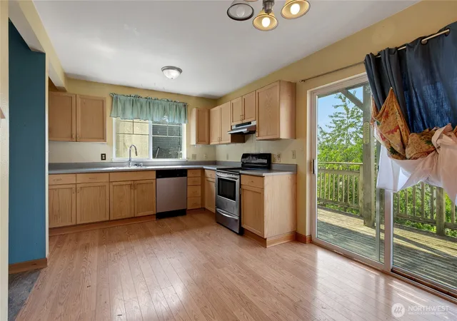 Photo 4 of Townhouse for sale at 1735 28th Avenue S, Seattle, WA 98144 | MLS# NWM2566972 | Listing updated on 2026-09-23