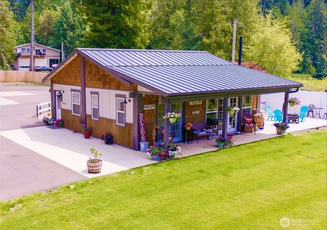 Photo 2 of Single family home for sale at 3420 N Mission Rd W, Bremerton, WA 98312 | MLS# NWM2566988 | Listing updated on 2026-09-23