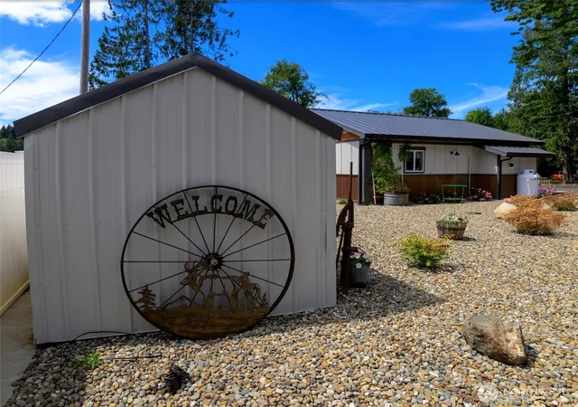 Photo 4 of Single family home for sale at 3420 N Mission Rd W, Bremerton, WA 98312 | MLS# NWM2566988 | Listing updated on 2026-09-23