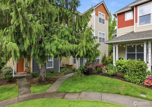 Photo 3 of Townhouse for sale at 515 225th Place Ne #33, Sammamish, WA 98074 | MLS# NWM2567020 | Listing updated on 2026-09-23