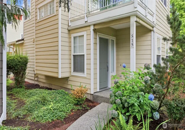 Photo 3 of Townhouse for sale at 515 225th Place NE #33, Sammamish, WA 98074 | MLS# NWM2567020 | Listing updated on 2026-09-23