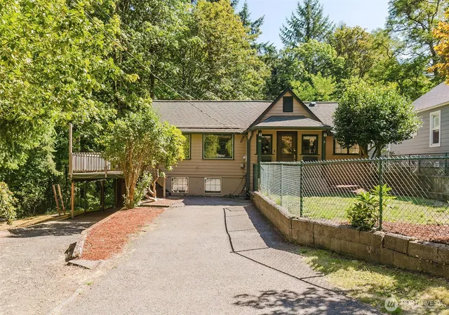 Photo 1 of Single family home for sale at 918 Taylor St E, Port Orchard, WA 98366 | MLS# NWM2567183 | Listing updated on 2026-09-16