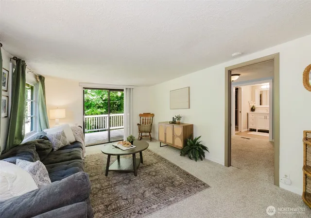 Photo 4 of Single family home for sale at 918 Taylor St E, Port Orchard, WA 98366 | MLS# NWM2567183 | Listing updated on 2026-09-16