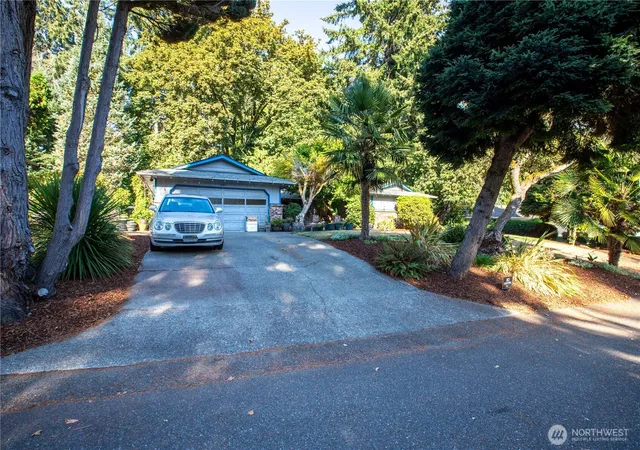 Photo 2 of Single family home for sale at 6411 Sierra Dr Se, Lacey, WA 98503 | MLS# NWM2567187 | Listing updated on 2026-09-23