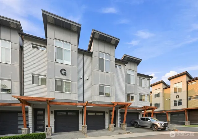 Photo 4 of Townhouse for sale at 19225 Damson Rd #G3, Lynnwood, WA 98036 | MLS# NWM2567208 | Listing updated on 2026-10-01
