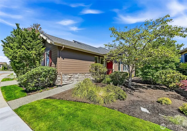 Photo 3 of Single family home for sale at 12516 231st Avenue Ne, Redmond, WA 98053 | MLS# NWM2567211 | Listing updated on 2026-09-20