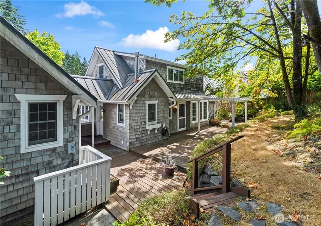 Photo 3 of Single family home for sale at 5106 112th Avenue Ct E, Edgewood, WA 98372 | MLS# NWM2567311 | Listing updated on 2026-09-23
