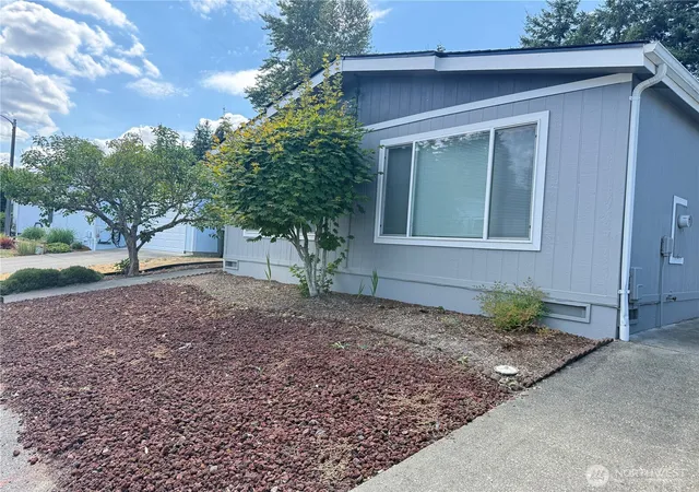 Photo 3 of Manufactured home for sale at 15410 122nd Avenue Ct E #9, Puyallup, WA 98374 | MLS# NWM2567317 | Listing updated on 2026-10-01