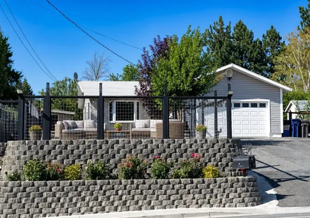 Photo 1 of Single family home for sale at 2207 Grant Rd, East Wenatchee, WA 98802 | MLS# NWM2567384 | Listing updated on 2026-09-27