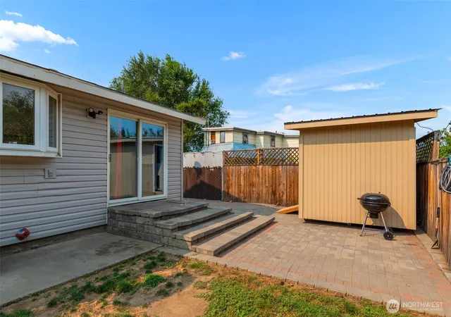 Photo 3 of Single family home for sale at 2207 Grant Rd, East Wenatchee, WA 98802 | MLS# NWM2567384 | Listing updated on 2026-09-27