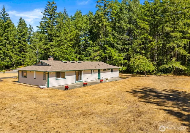 Photo 3 of Sale Pending at 3205 107Th Ave Sw, Tumwater, WA 98512 | MLS# NWM2567437 | Listing updated on 2026-09-25