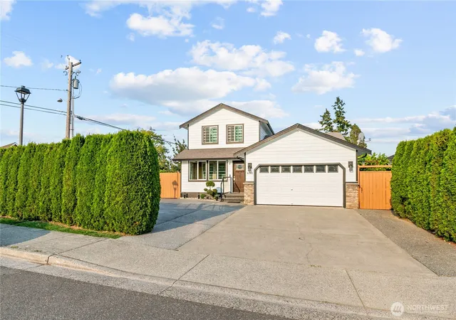 Photo 2 of Single family home for sale at 6098 Pacific Hts Dr, Ferndale, WA 98248 | MLS# NWM2567462 | Listing updated on 2026-09-23