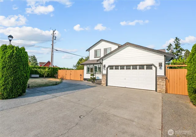 Photo 3 of Single family home for sale at 6098 Pacific Hts Dr, Ferndale, WA 98248 | MLS# NWM2567462 | Listing updated on 2026-09-23
