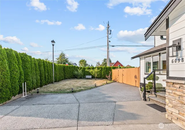 Photo 3 of Single family home for sale at 6098 Pacific Hts Dr, Ferndale, WA 98248 | MLS# NWM2567462 | Listing updated on 2026-09-23