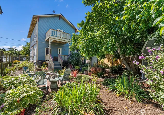 Photo 2 of Single family home for sale at 530 Adams St, Port Townsend, WA 98368 | MLS# NWM2567471 | Listing updated on 2026-09-28