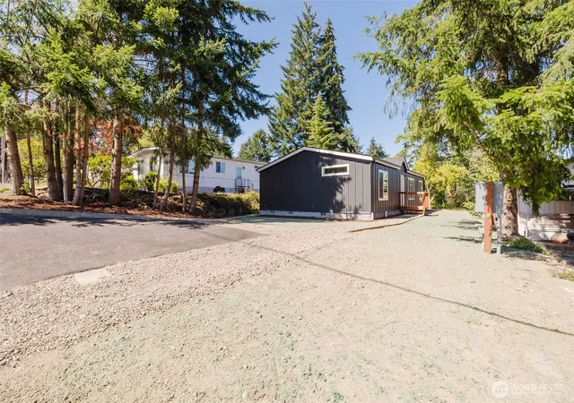 Photo 3 of Sale Pending at 5212 5th Street, Bremerton, WA 98312 | MLS# NWM2567519 | Listing updated on 2026-09-24