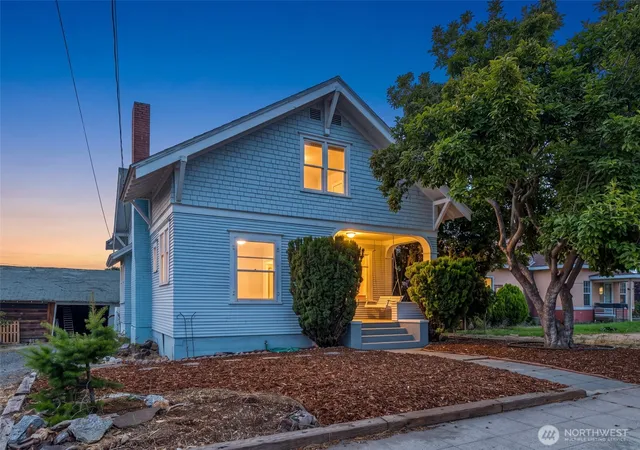 Photo 1 of Single family home for sale at 311 Okanogan Ave, Wenatchee, WA 98801 | MLS# NWM2567532 | Listing updated on 2026-09-23