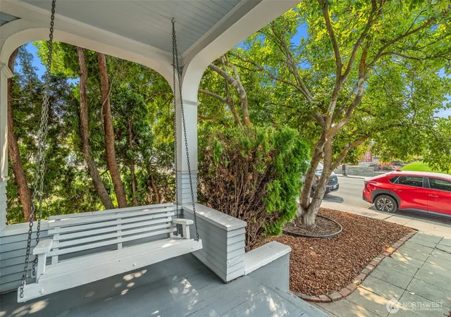 Photo 3 of Single family home for sale at 311 Okanogan Ave, Wenatchee, WA 98801 | MLS# NWM2567532 | Listing updated on 2026-09-23