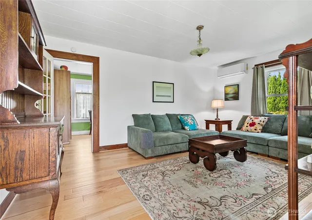 Photo 4 of Single family home for sale at 208 Mead Ave, Everson, WA 98247 | MLS# NWM2567547 | Listing updated on 2026-09-26