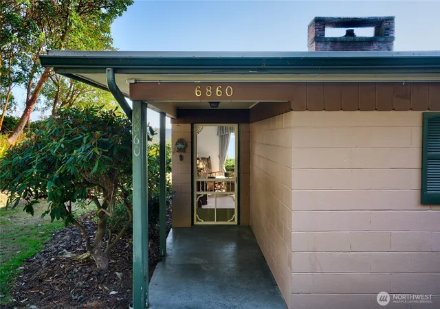 Photo 4 of Single family home for sale at 6860 Salmon Beach Rd, Anacortes, WA 98221 | MLS# NWM2567561 | Listing updated on 2026-09-23