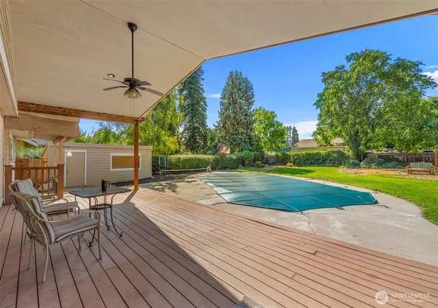 Single family home for sale at 1225 Castlerock Ave, Wenatchee, WA 98801 | MLS# NWM2567636