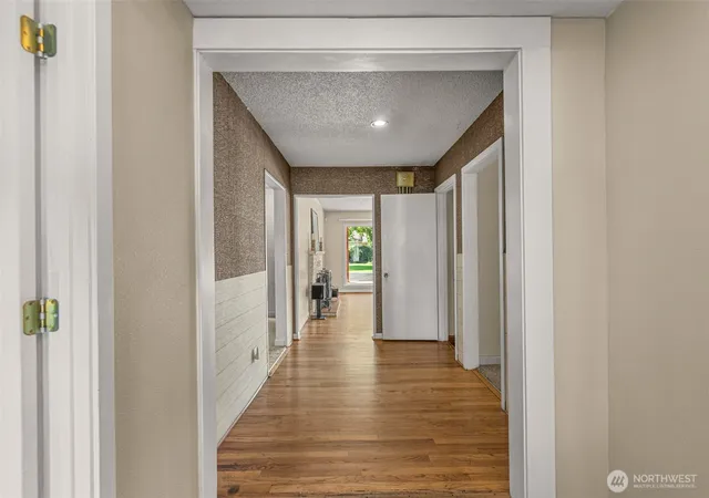 Photo 4 of Single family home for sale at 1225 Castlerock Ave, Wenatchee, WA 98801 | MLS# NWM2567636 | Listing updated on 2026-10-01