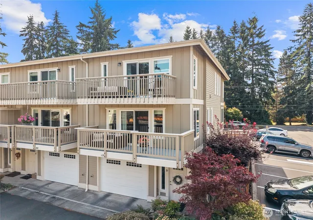 Photo 2 of Townhouse for sale at 7803 218 Street Sw #D, Edmonds, WA 98026 | MLS# NWM2567643 | Listing updated on 2026-09-26