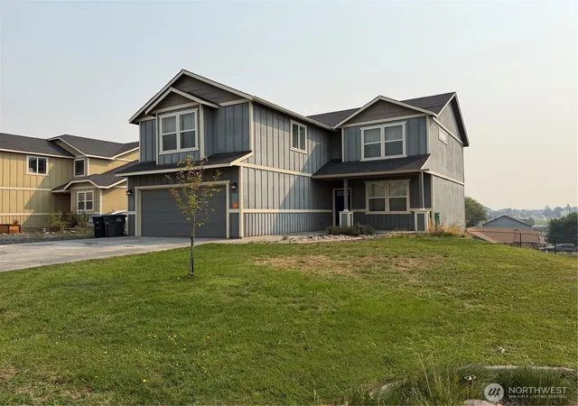 Photo 2 of Single family home for sale at 501 N Mississippi Dr, Moses Lake, WA 98837 | MLS# NWM2567705 | Listing updated on 2026-09-23