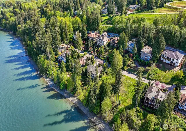 Photo 4 of Sale Pending at 5414 Night Heron Dr, Blaine, WA 98230 | MLS# NWM2567772 | Listing updated on 2026-09-14