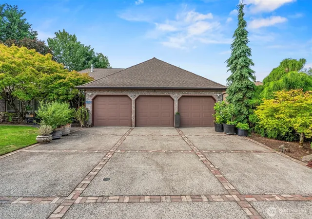 Photo 2 of Sale Pending at 1709 Nw 86th Way, Vancouver, WA 98665 | MLS# NWM2567822 | Listing updated on 2026-09-25