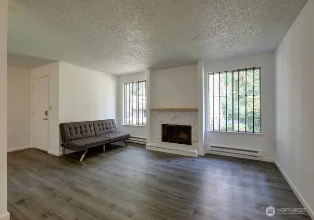 Photo 3 of Townhouse for sale at 533 S 323rd Place #9G, Federal Way, WA 98003 | MLS# NWM2567947 | Listing updated on 2026-09-23
