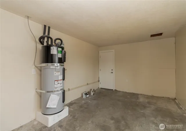 Photo 3 of Sale Pending at 17520 6th Avenue Ct E, Spanaway, WA 98387 | MLS# NWM2568057 | Listing updated on 2026-09-11