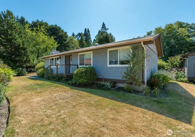 Photo 1 of Sale Pending at 1607 Ne Parker Rd, Coupeville, WA 98239 | MLS# NWM2568081 | Listing updated on 2026-09-25