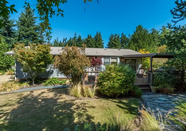 Photo 3 of Sale Pending at 1607 Ne Parker Rd, Coupeville, WA 98239 | MLS# NWM2568081 | Listing updated on 2026-09-25