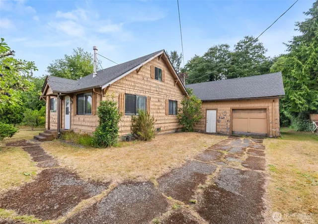 Photo 2 of Sale Pending at 802 S Montesano St, Westport, WA 98595 | MLS# NWM2568108 | Listing updated on 2026-10-02