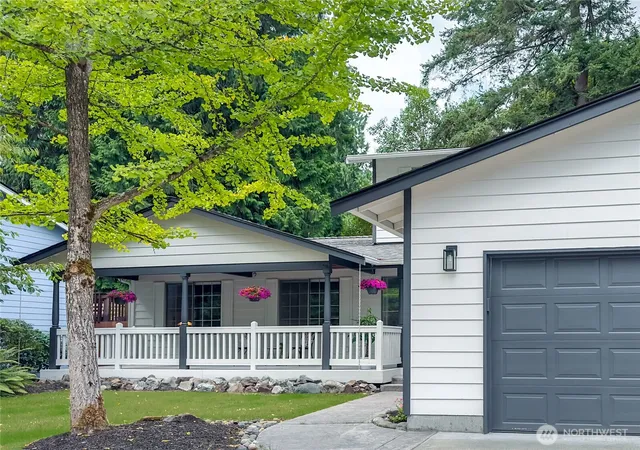Photo 2 of Single family home for sale at 14433 106th Place Ne, Kirkland, WA 98034 | MLS# NWM2568155 | Listing updated on 2026-09-23