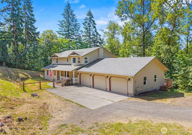 Photo 2 of Single family home for sale at 551 Haussler Rd, Kelso, WA 98626 | MLS# NWM2568169 | Listing updated on 2026-10-01
