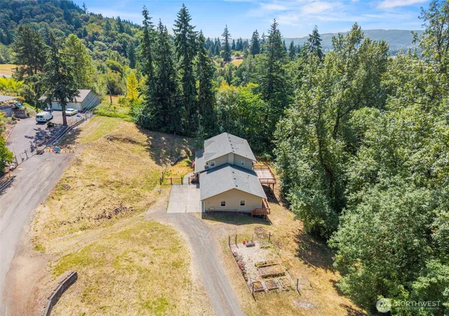 Photo 4 of Single family home for sale at 551 Haussler Rd, Kelso, WA 98626 | MLS# NWM2568169 | Listing updated on 2026-10-01