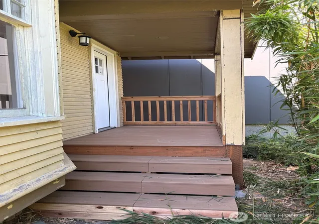 Photo 2 of Single family home for sale at 139 Nw 85th Street, Seattle, WA 98117 | MLS# NWM2568268 | Listing updated on 2026-09-25