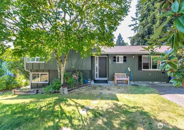 Photo 1 of Single family home for sale at 2633 Lake Youngs Ct Se, Renton, WA 98058 | MLS# NWM2568310 | Listing updated on 2026-09-23