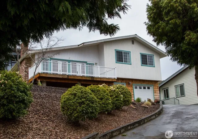 Photo 1 of Single family home for sale at 8061 Chinook Way, Blaine, WA 98230 | MLS# NWM2568315 | Listing updated on 2026-09-23