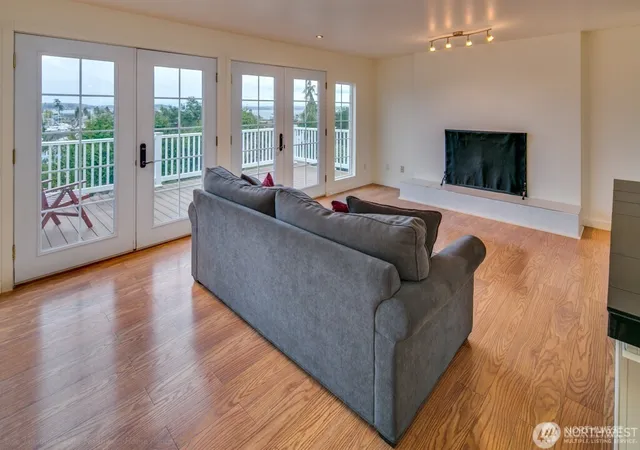 Photo 3 of Single family home for sale at 8061 Chinook Way, Blaine, WA 98230 | MLS# NWM2568315 | Listing updated on 2026-09-23