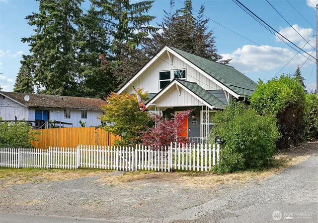 Photo 2 of Single family home for sale at 811 S 88th Street, Tacoma, WA 98444 | MLS# NWM2568440 | Listing updated on 2026-09-23
